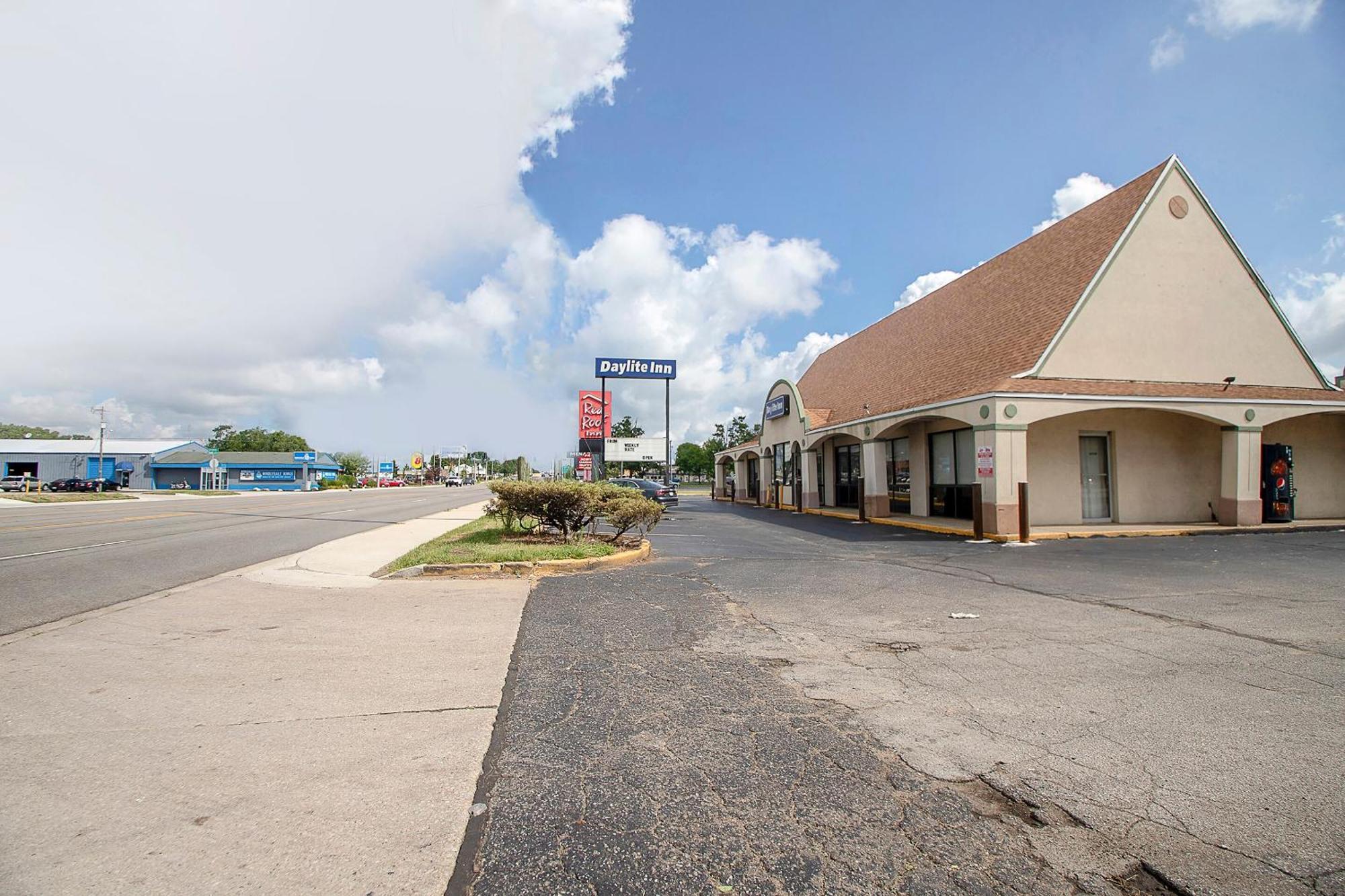 Hotel O Daylight Inn Elkhart I-90, In Exterior photo