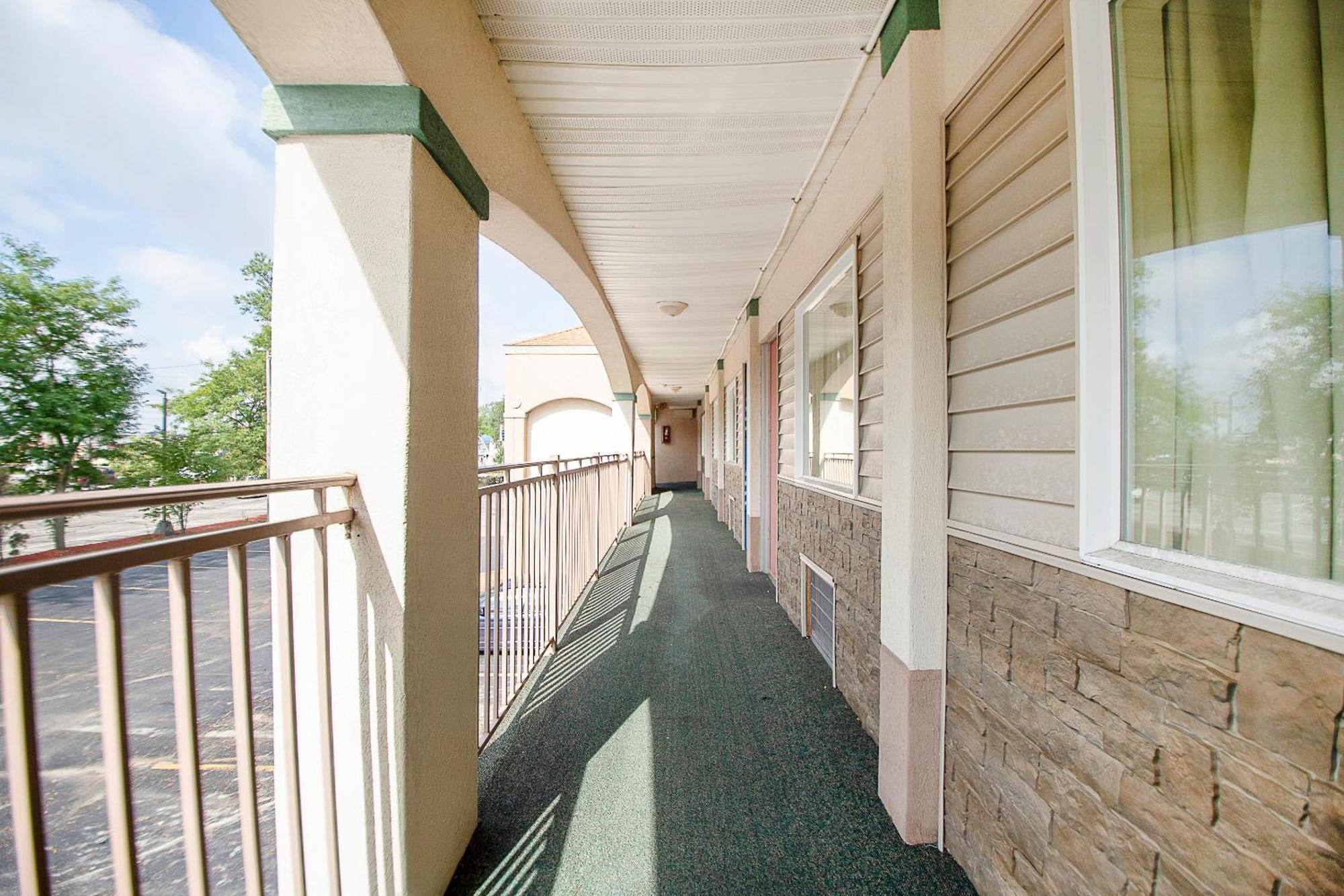 Hotel O Daylight Inn Elkhart I-90, In Exterior photo