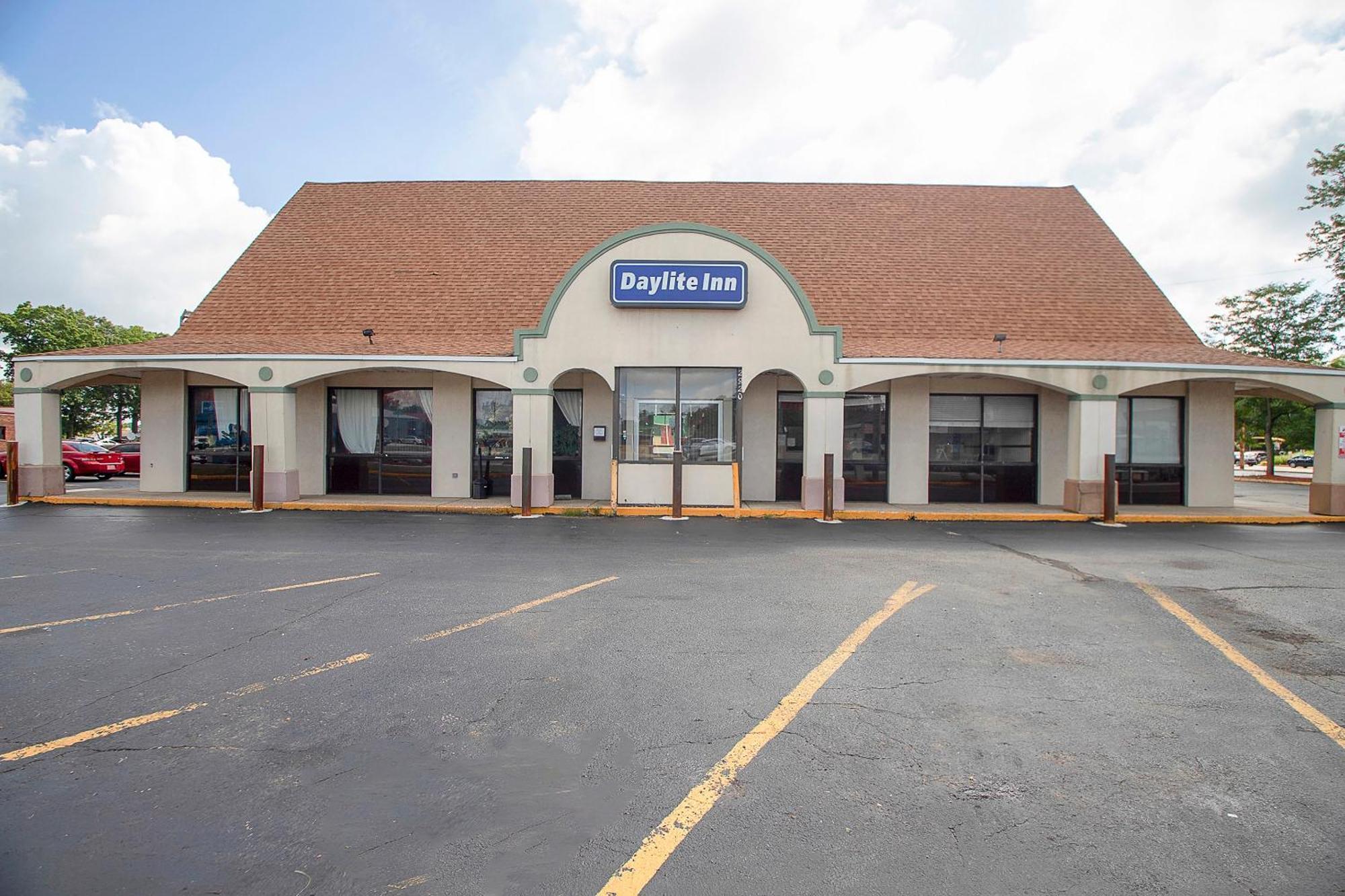 Hotel O Daylight Inn Elkhart I-90, In Exterior photo